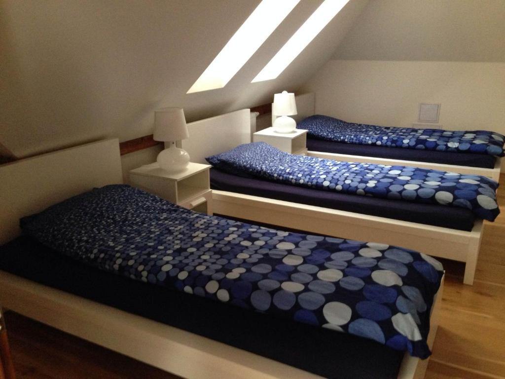 Onefam Miru Hostel Прага Стая снимка