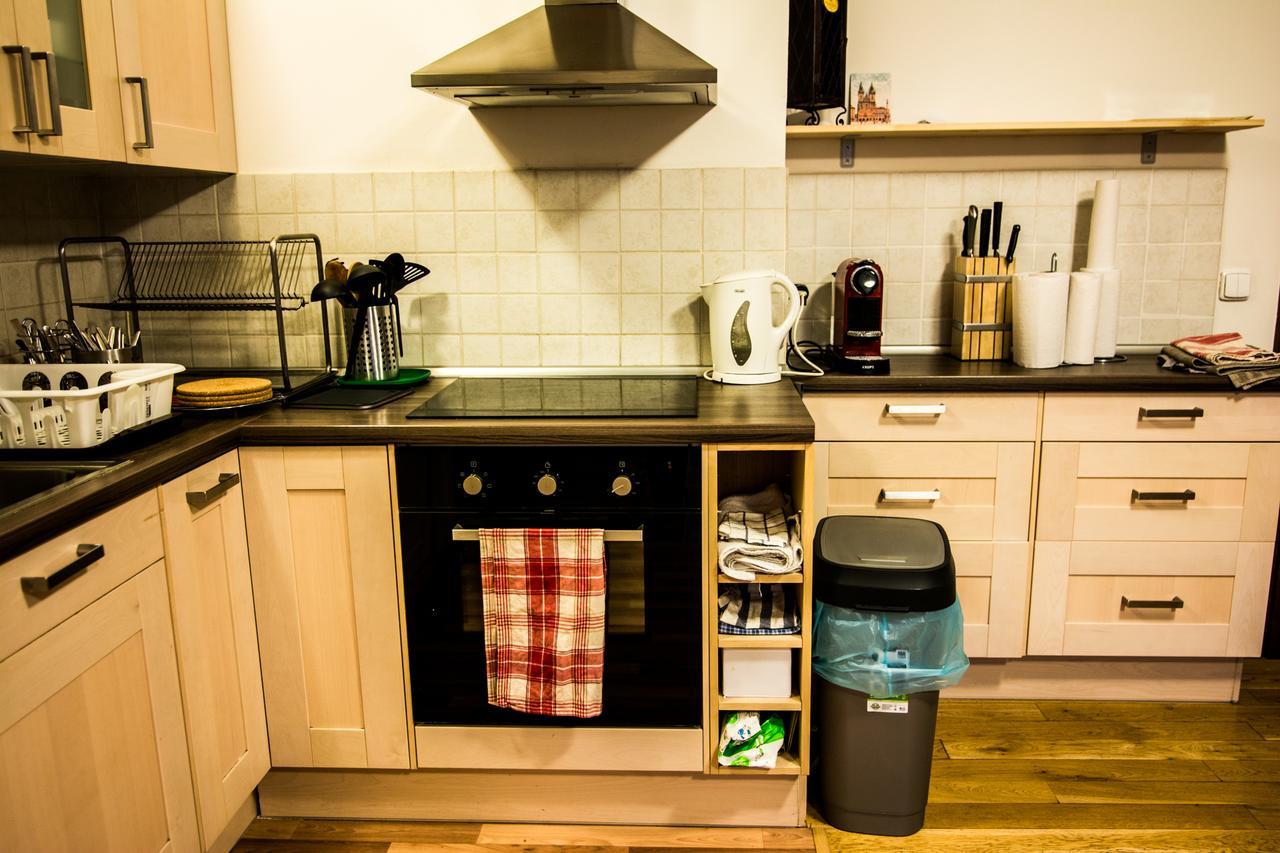 Onefam Miru Hostel Прага Екстериор снимка