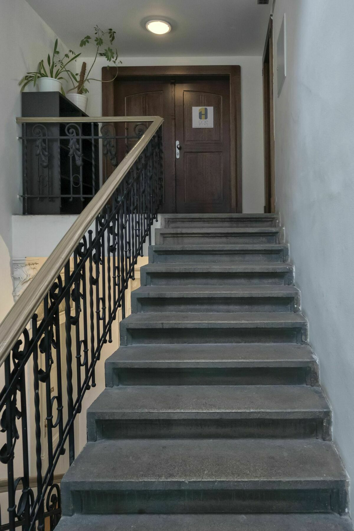 Onefam Miru Hostel Прага Екстериор снимка