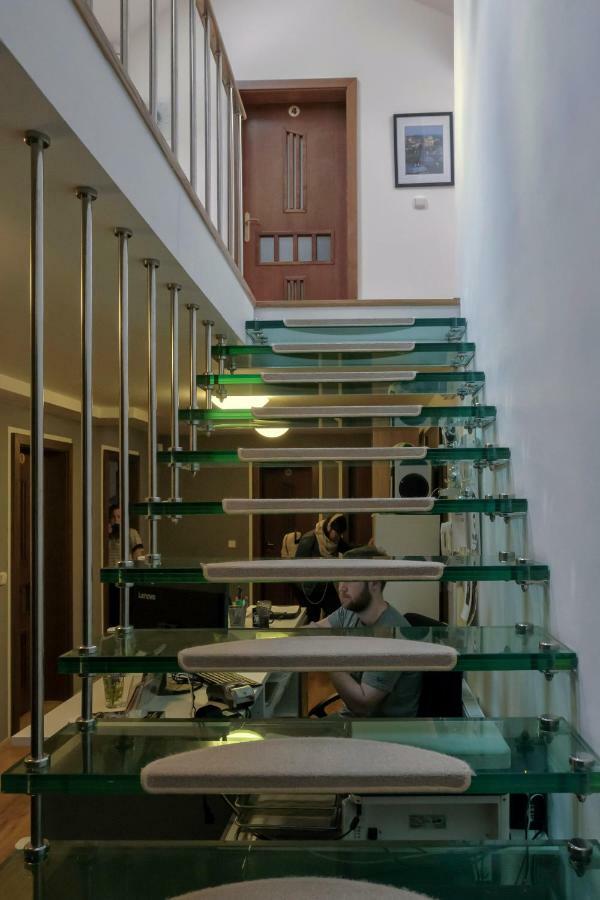 Onefam Miru Hostel Прага Екстериор снимка