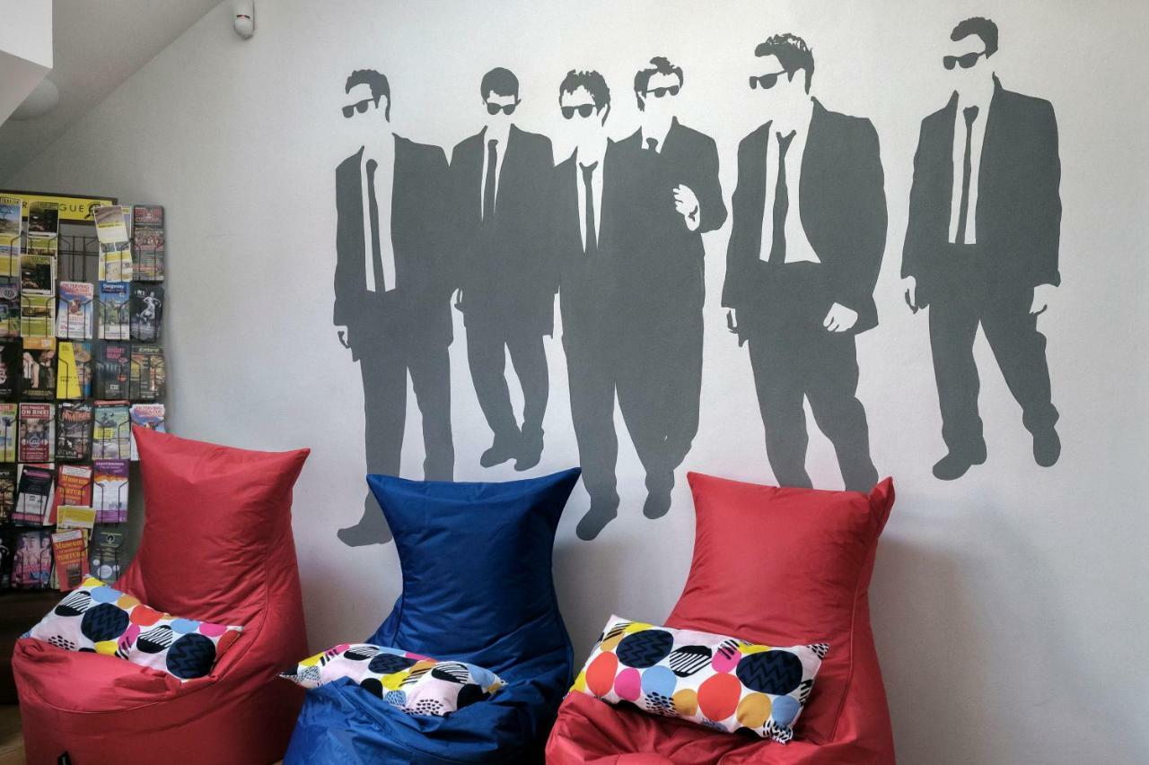 Onefam Miru Hostel Прага Екстериор снимка